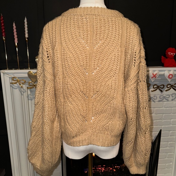 Cropped Beige Sweater - Picture 5 of 5